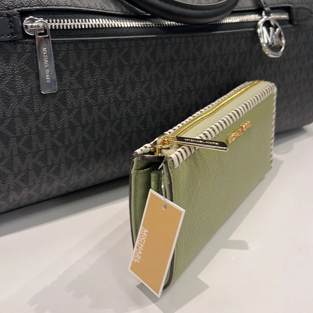 Michael Kors Jet Set Travel Large Pebble Leather Quarter-Zip Wallet NWT